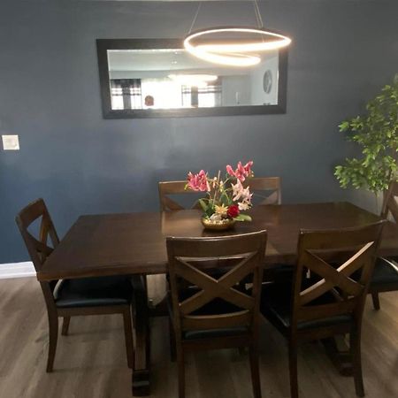 Spectacular 3 Bedroom 2 Wr House - Close To Airport Toronto Luaran gambar