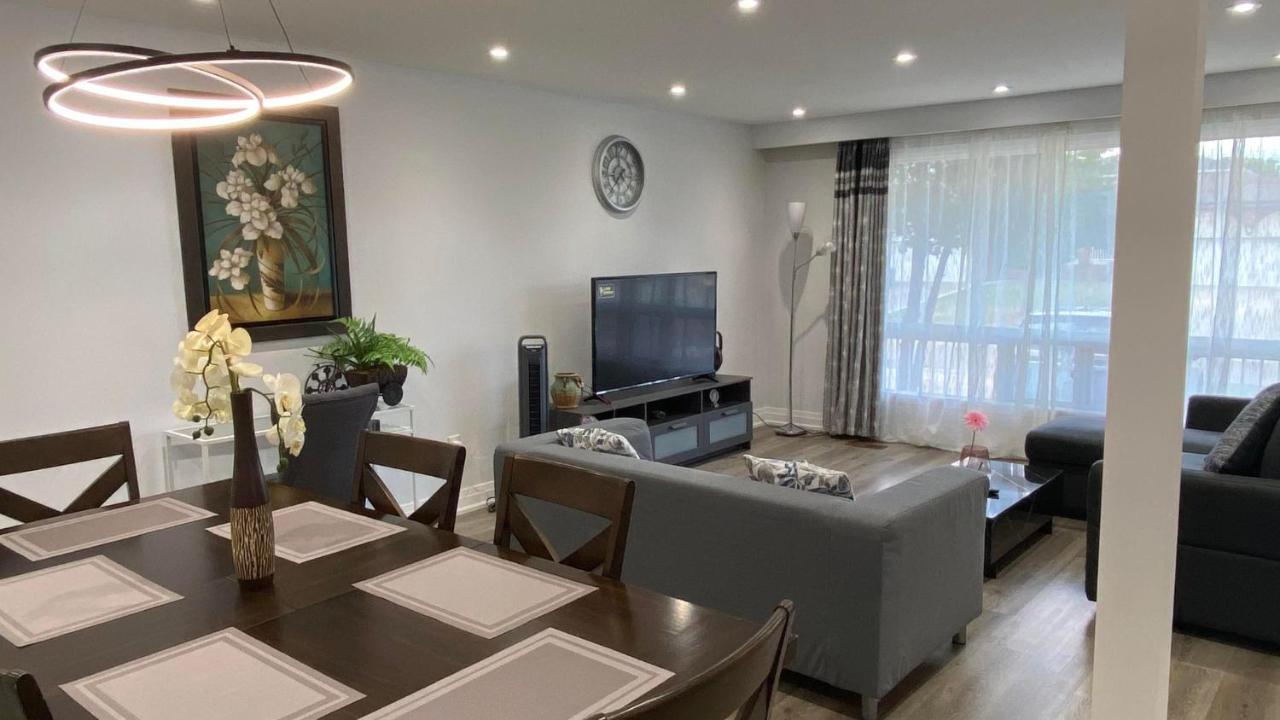 Spectacular 3 Bedroom 2 Wr House - Close To Airport Toronto Luaran gambar