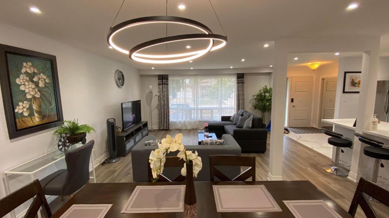 Spectacular 3 Bedroom 2 Wr House - Close To Airport Toronto Luaran gambar