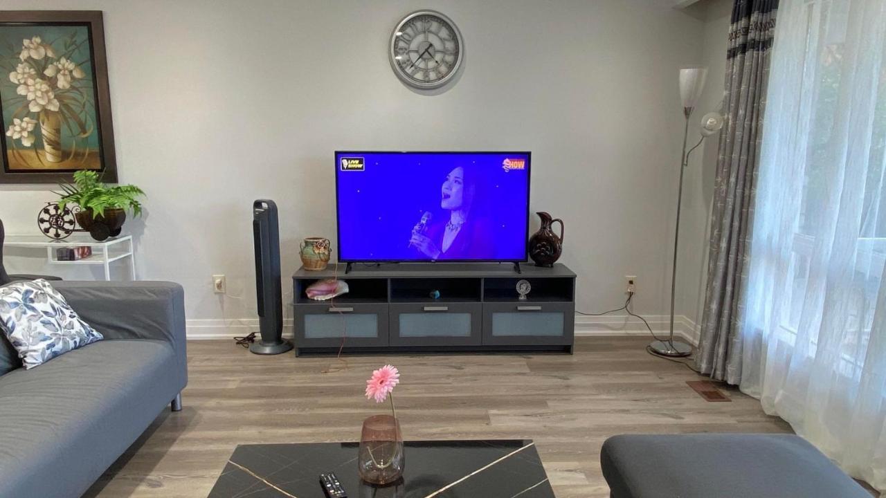 Spectacular 3 Bedroom 2 Wr House - Close To Airport Toronto Luaran gambar